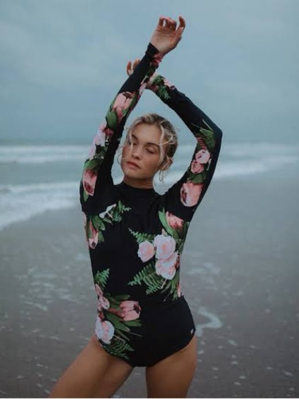 Like NEW Albion Fit Lordes Floral LONG SLEEVE RASH GUARD ONE-PIECE Swimsuit Sz M